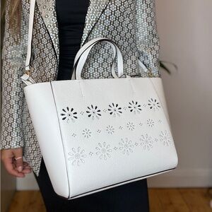 NEW Kate Spade New York Leather Daisy Patterned Die Cut Carry Purse Hand Bag